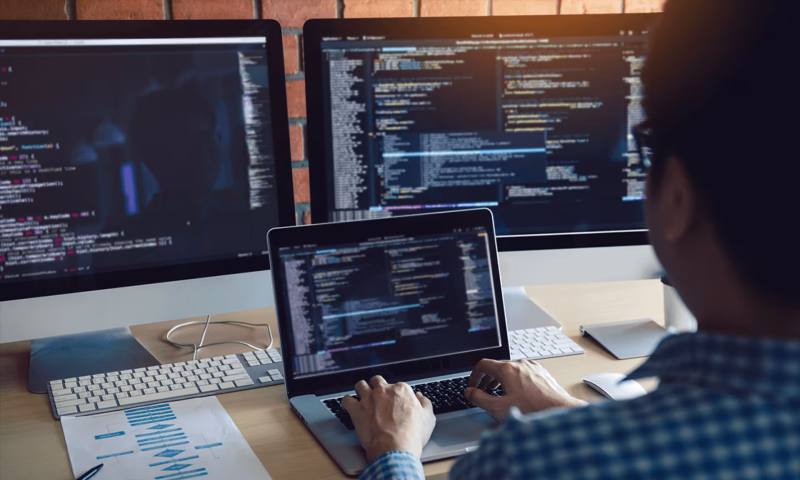 数据科学选型：R与Python如何赋能庐江县网站建设？